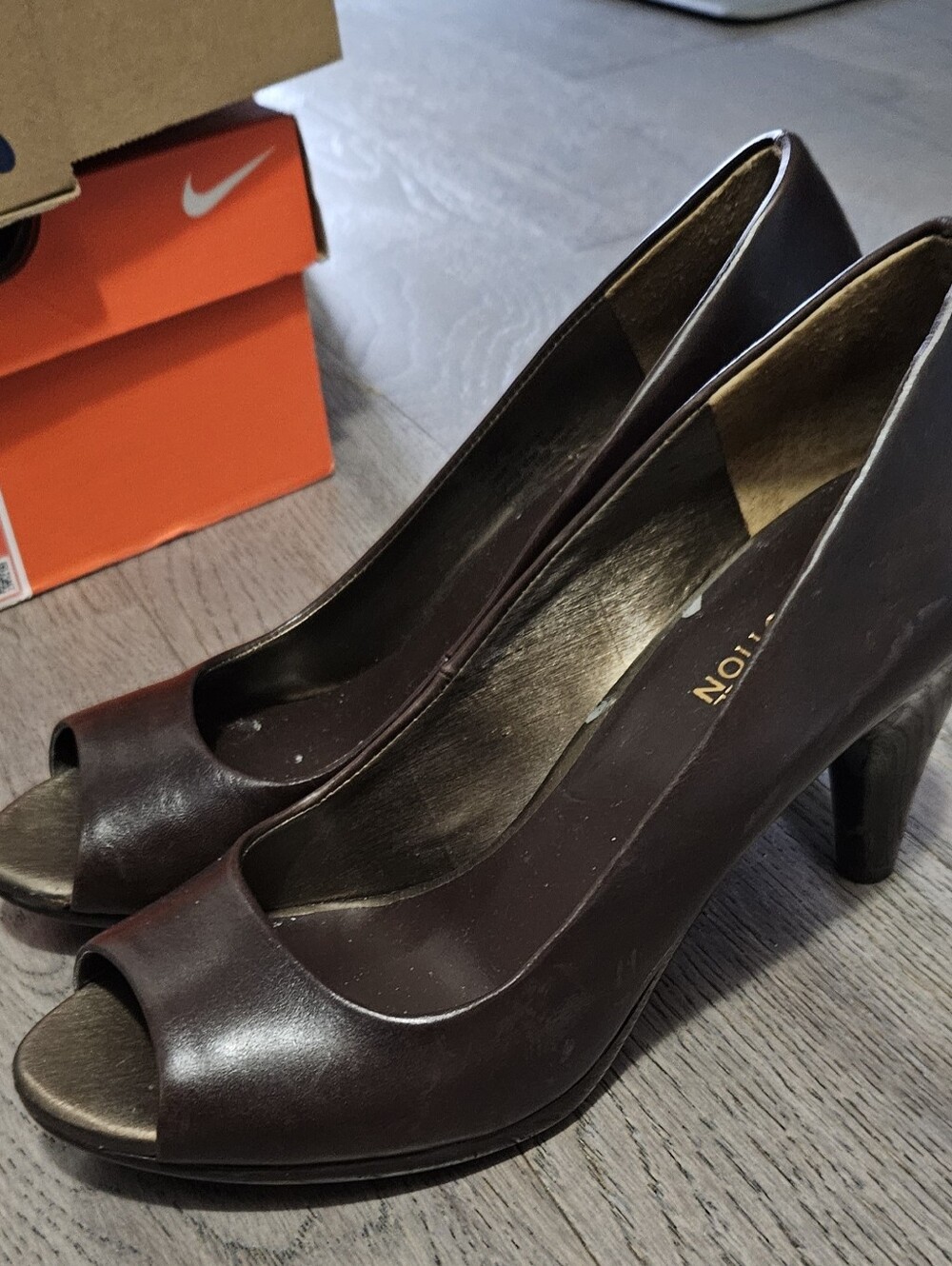 Size 6 Women’s Brown Peep-Toe Heels